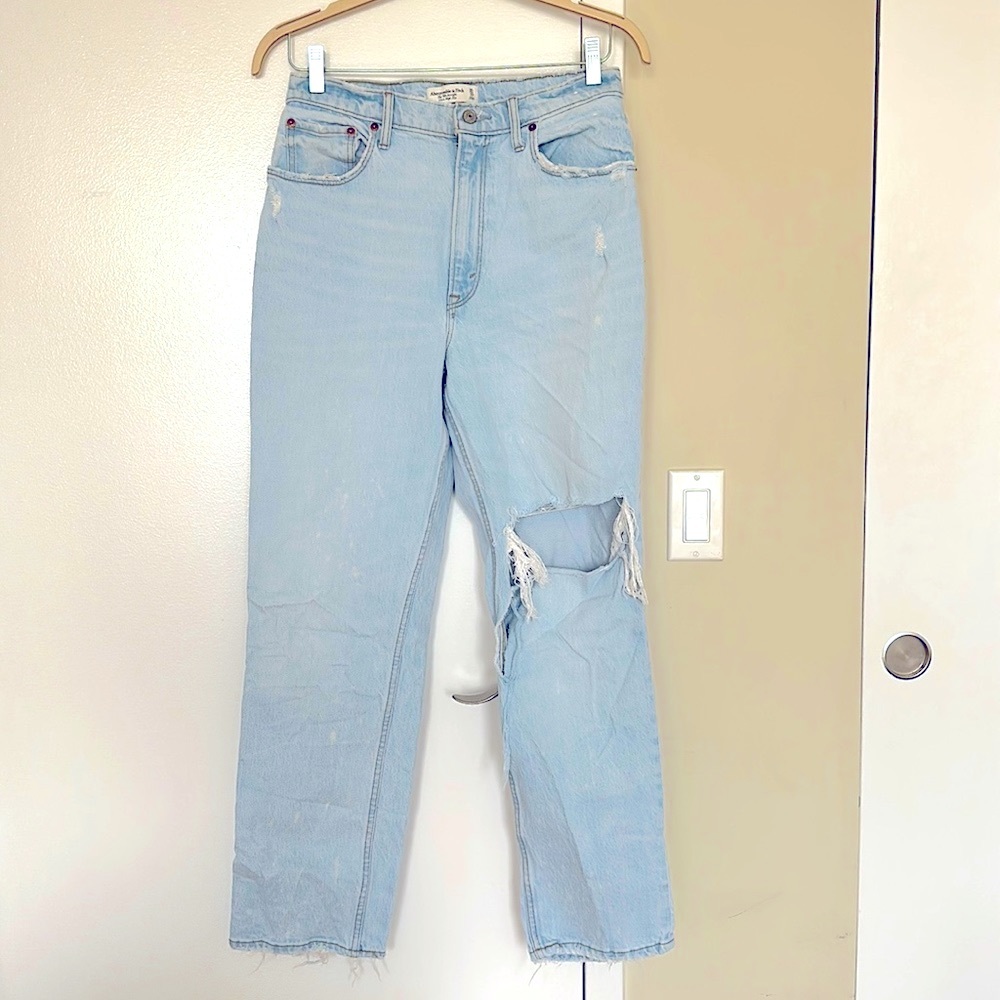 Abercrombie & Fitch | Ultra High Rise | 90’s Straight Jean